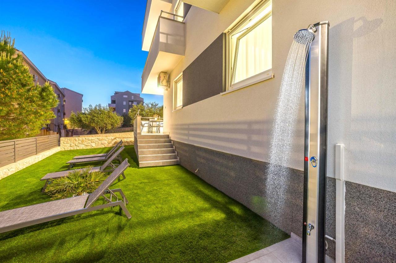 Summer Breeze Pool Apartments ノヴァリャ エクステリア 写真