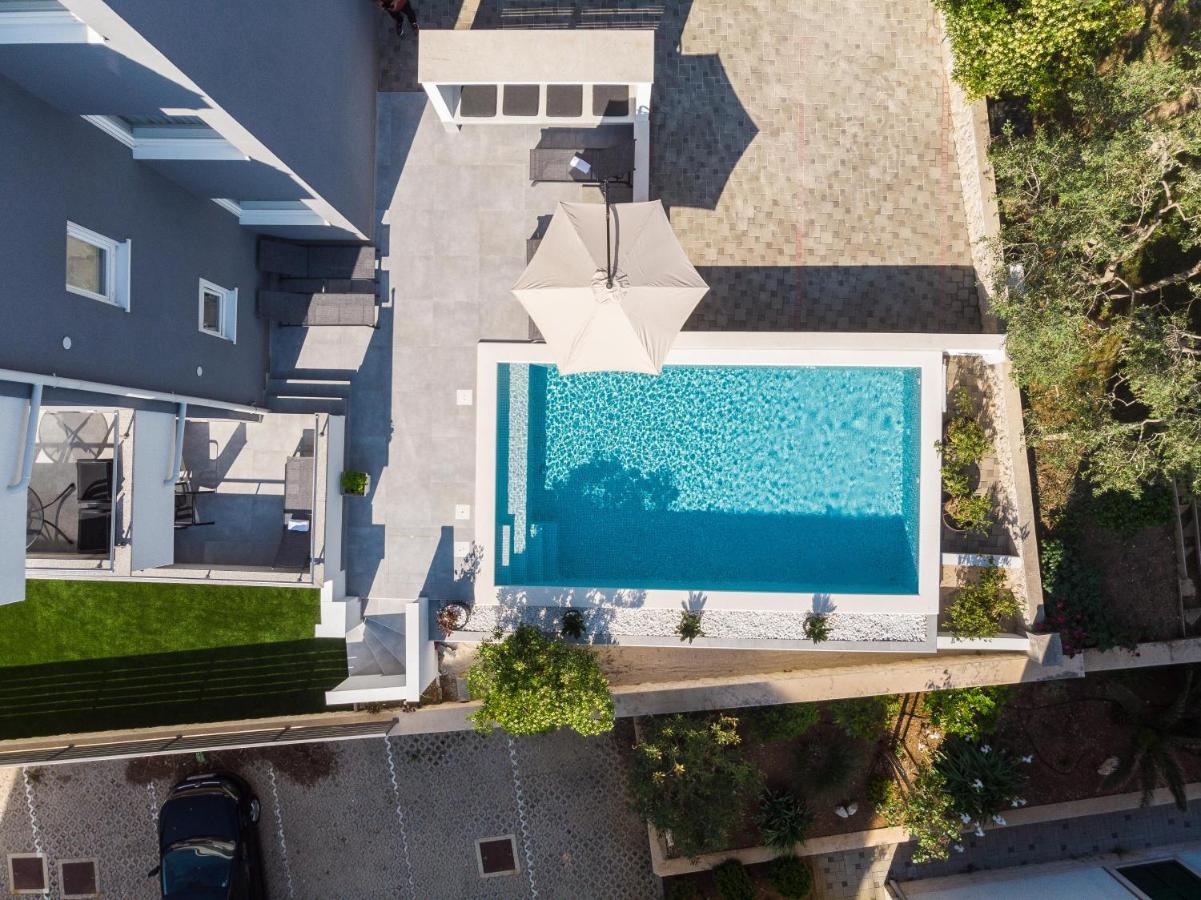 Summer Breeze Pool Apartments ノヴァリャ エクステリア 写真