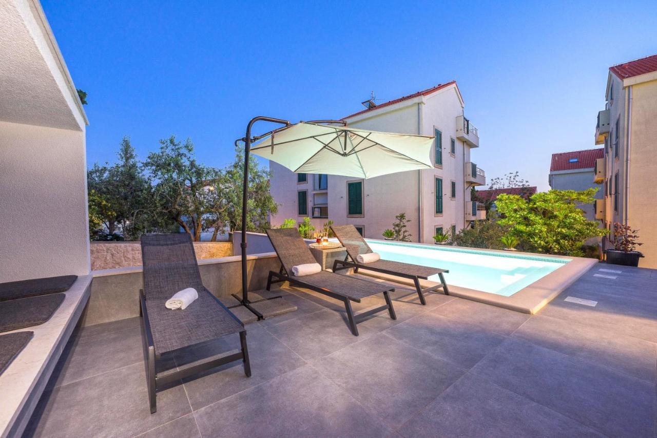 Summer Breeze Pool Apartments ノヴァリャ エクステリア 写真