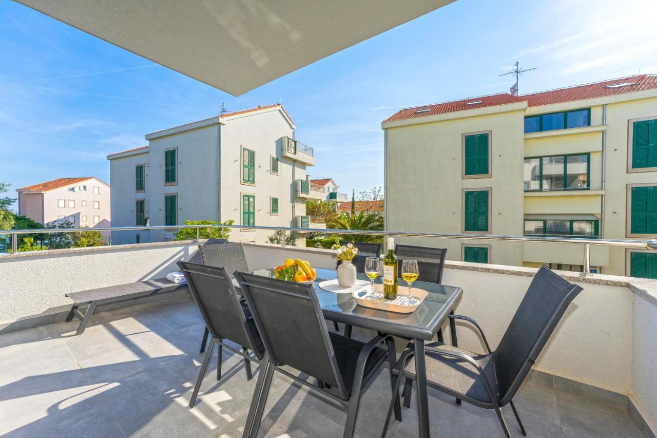 Summer Breeze Pool Apartments ノヴァリャ エクステリア 写真