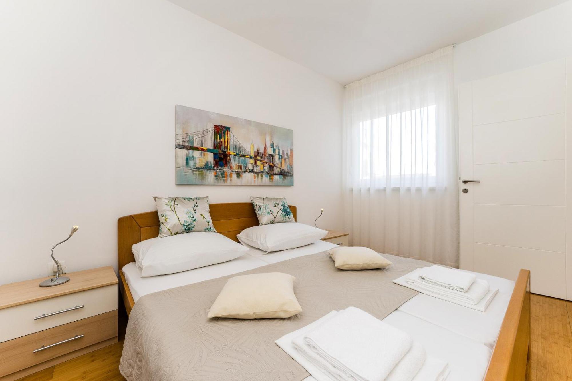Summer Breeze Pool Apartments ノヴァリャ 部屋 写真