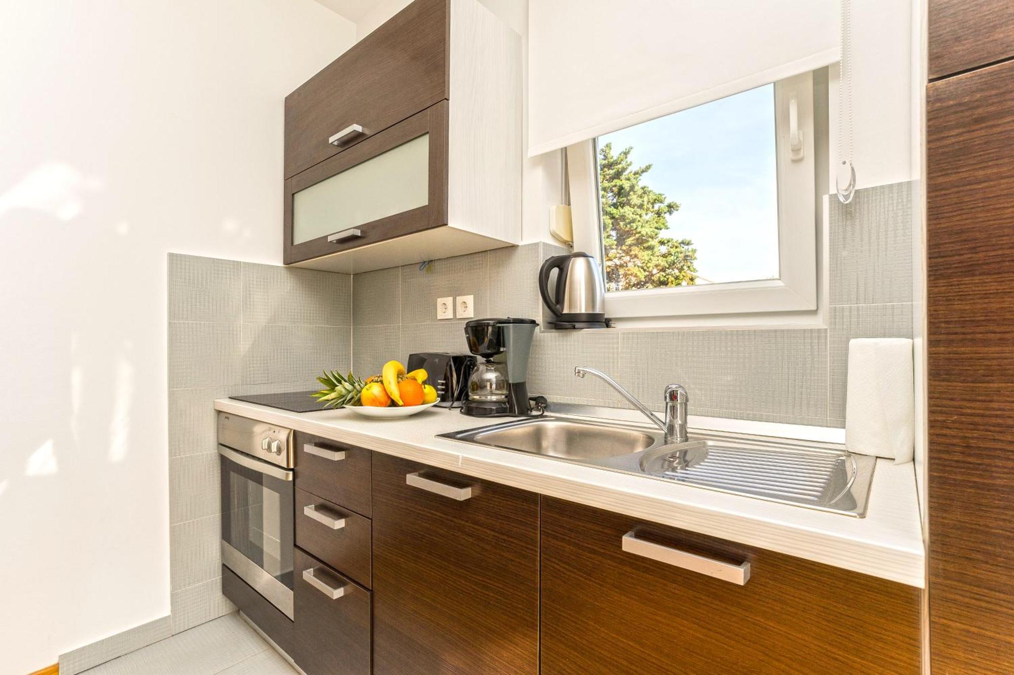 Summer Breeze Pool Apartments ノヴァリャ 部屋 写真
