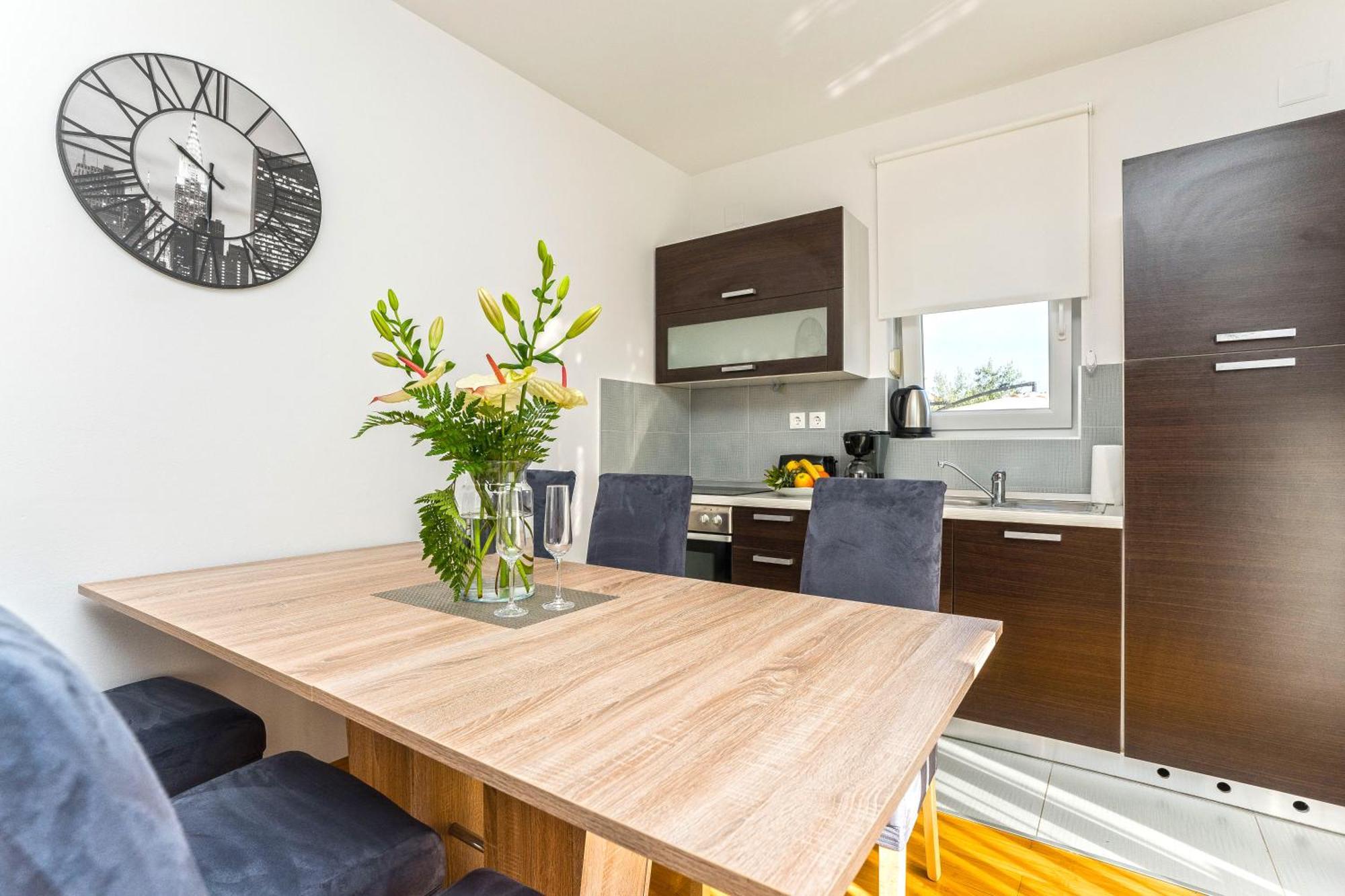 Summer Breeze Pool Apartments ノヴァリャ 部屋 写真