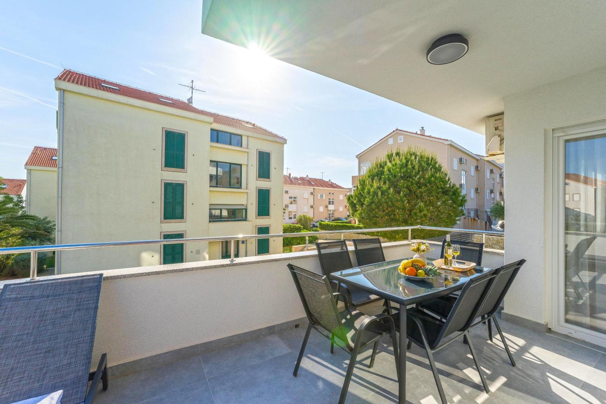 Summer Breeze Pool Apartments ノヴァリャ 部屋 写真